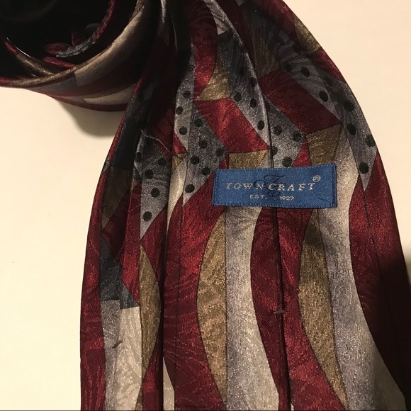 TownCraft Maroon,gold,creme Men’s Tie - Picture 3 of 4